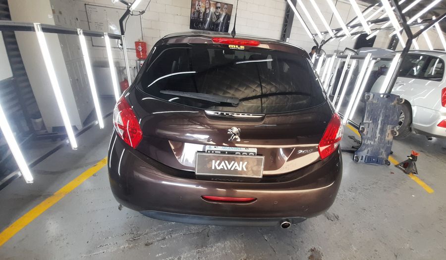 Peugeot 208 1.6 FELINE Hatchback 2013