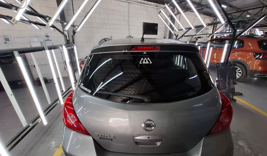 Nissan Tiida 1.8 TEKNA Hatchback 2013