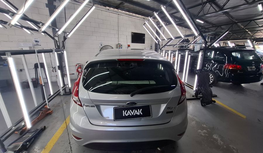 Ford Fiesta Kinetic Design 1.6 SE Hatchback 2016