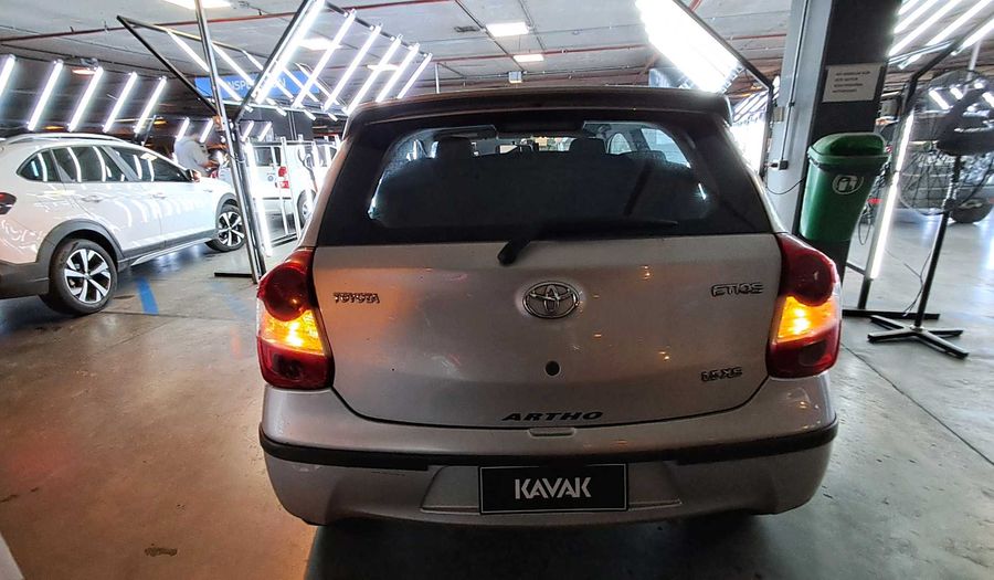 Toyota Etios 1.5 XS Hatchback 2015