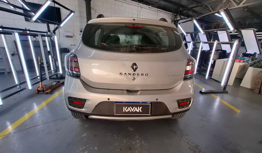 Renault Sandero Stepway 1.6 STEPWAY PRIVILEGE Hatchback 2017