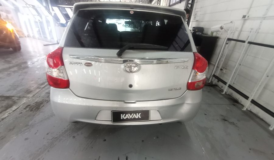 Toyota Etios 1.5 XLS Hatchback 2015