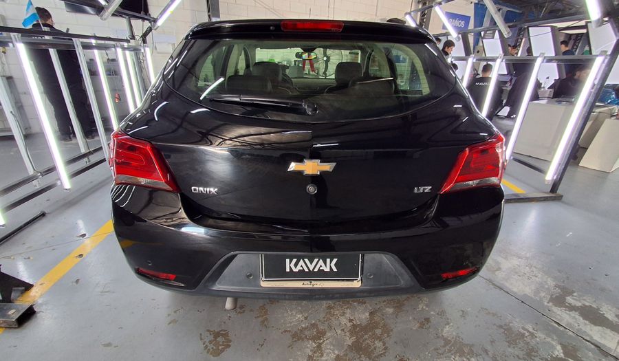 Chevrolet Onix 1.4 LTZ AT Hatchback 2017