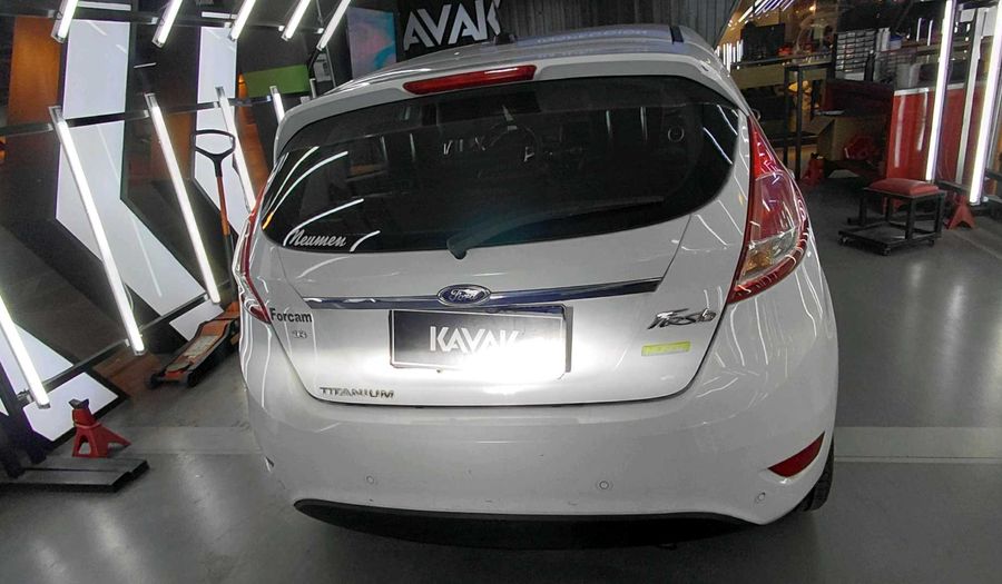 Ford Fiesta Kinetic Design 1.6 16V TITANIUM Hatchback 2016