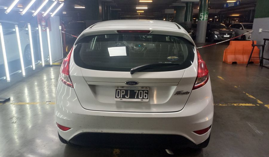 Ford Fiesta Kinetic Design 1.6 S PLUS Hatchback 2015