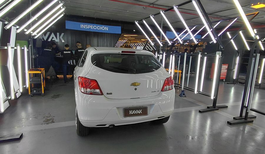 Chevrolet Onix 1.4 LT Hatchback 2016