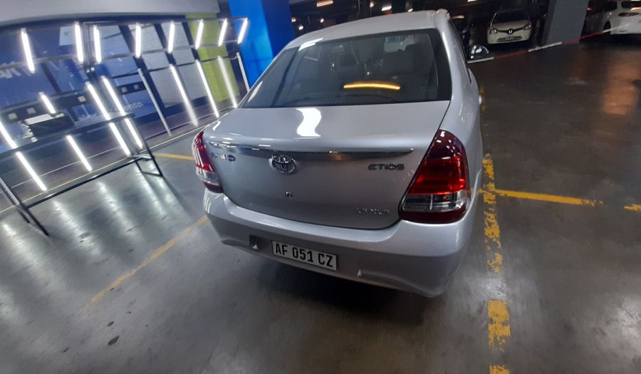 Toyota Etios 1.5 XLS AUTO Sedan 2021