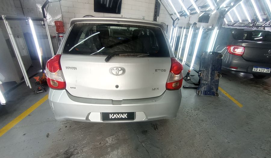 Toyota Etios 1.5 X Hatchback 2022