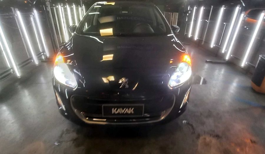 Peugeot 308 2.0 FELINE Hatchback 2012