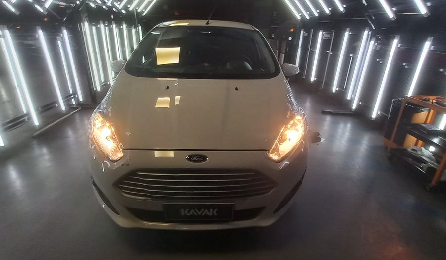 Ford Fiesta Kinetic Design 1.6 SE Hatchback 2015