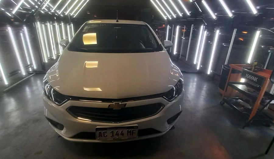 Chevrolet Onix 1.4 LTZ Hatchback 2017