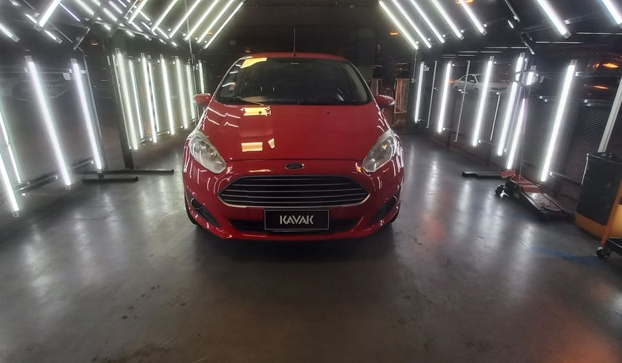 Ford Fiesta Kinetic Design 1.6 SE Hatchback 2014