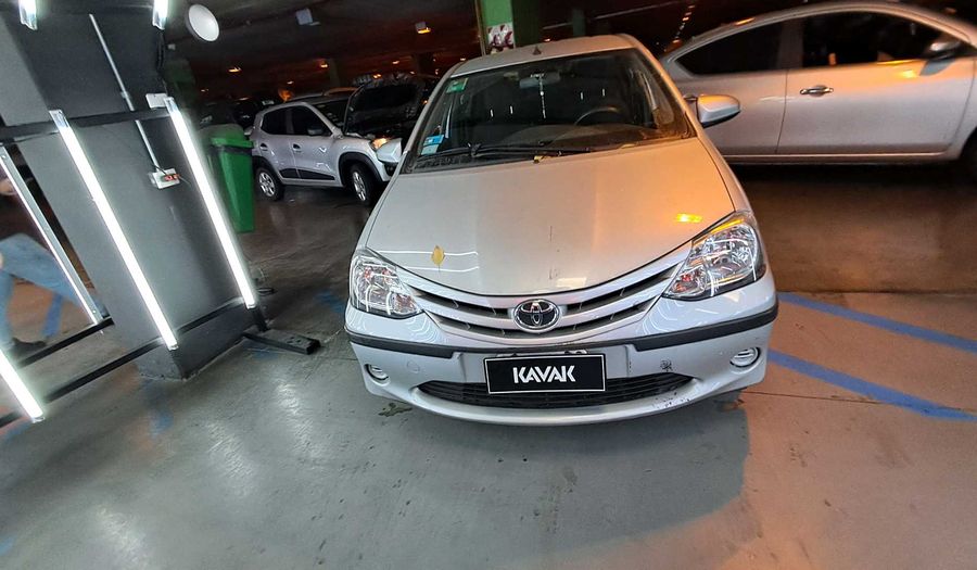 Toyota Etios 1.5 XS Hatchback 2015