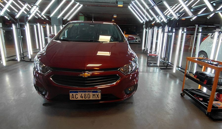 Chevrolet Onix 1.4 LTZ Hatchback 2018