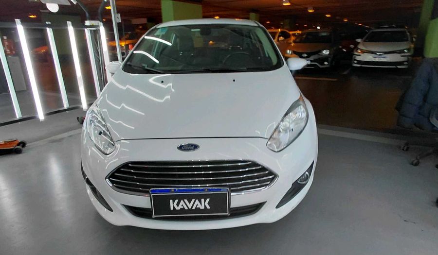 Ford Fiesta Kinetic Design 1.6 16V TITANIUM Hatchback 2017