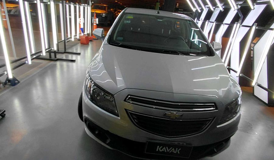Chevrolet Onix 1.4 LTZ AT Hatchback 2015