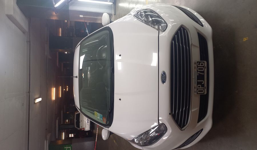 Ford Fiesta Kinetic Design 1.6 S PLUS Hatchback 2015