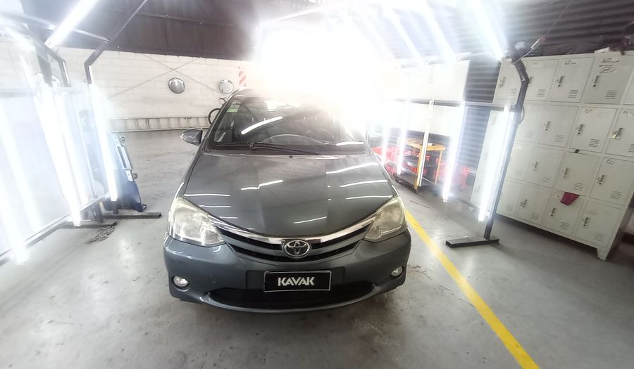 Toyota Etios 1.5 XLS Hatchback 2014
