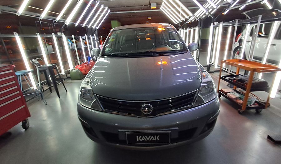 Nissan Tiida 1.8 TEKNA Hatchback 2012