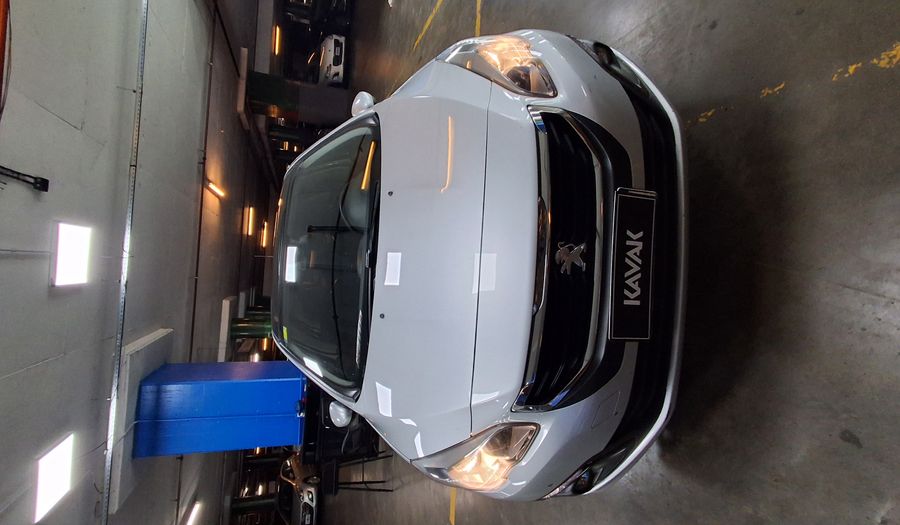 Peugeot 308 1.6 HDI FELINE Hatchback 2017