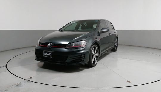 Volkswagen • Golf