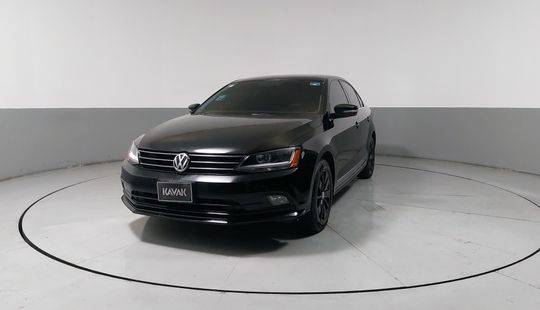 Volkswagen • Jetta