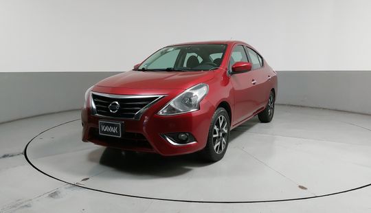 Nissan • Versa