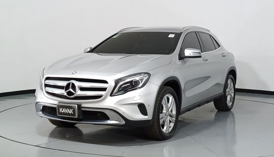 Mercedes Benz • Clase GLA