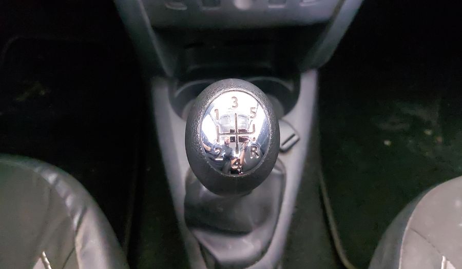 Renault Sandero 1.6 EXPRESSION MT Hatchback 2017