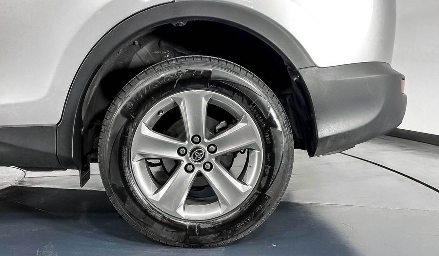 Toyota Rav4 2.5 XLE AWD AT Suv 2015