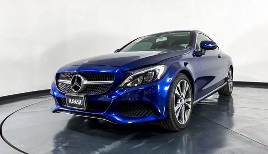 Mercedes Benz • Clase C