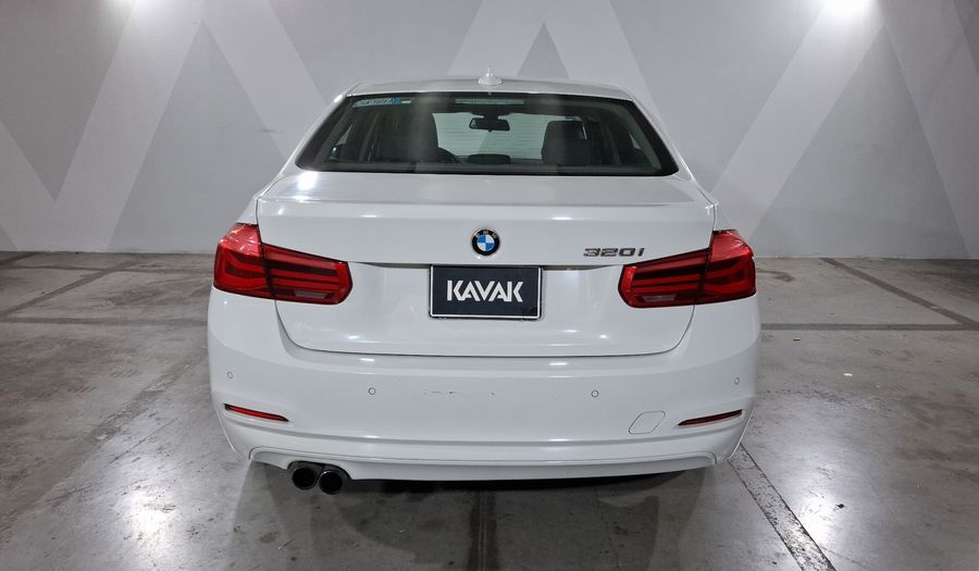 Bmw Serie 3 2.0 320IA Sedan 2016