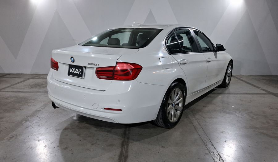 Bmw Serie 3 2.0 320IA Sedan 2016