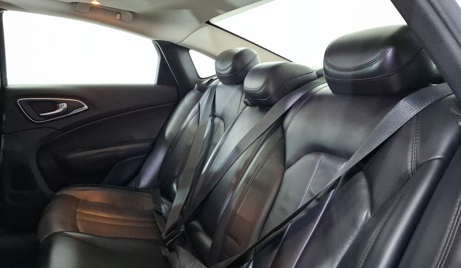 Chrysler 200 3.6 C ADVANCE Sedan 2015