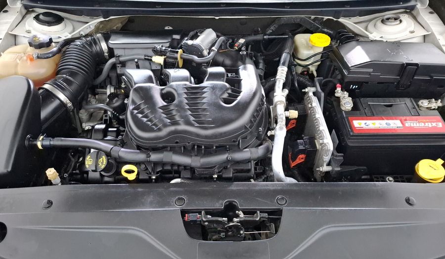 Chrysler 200 3.6 C ADVANCE Sedan 2015