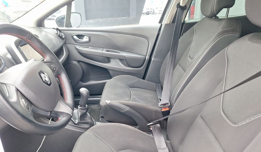 Renault Clio 1.2 EXPRESSION Hatchback 2016