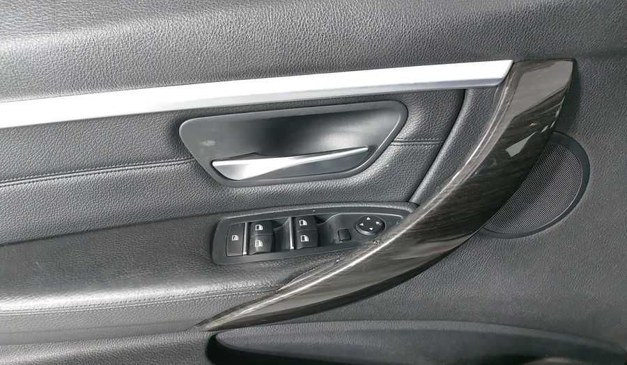Bmw Serie 3 2.0 330IA LUXURY LINE Sedan 2016