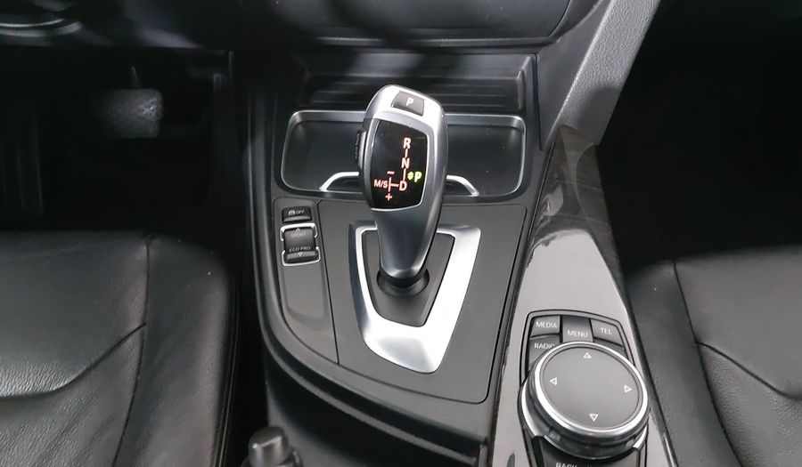 Bmw Serie 3 2.0 330IA LUXURY LINE Sedan 2016