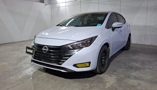 Nissan • Versa