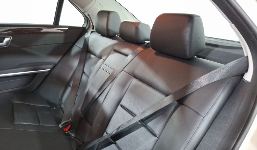 Mercedes Benz Clase E 1.8 200 CGI EXCLUSIVE AT Sedan 2012