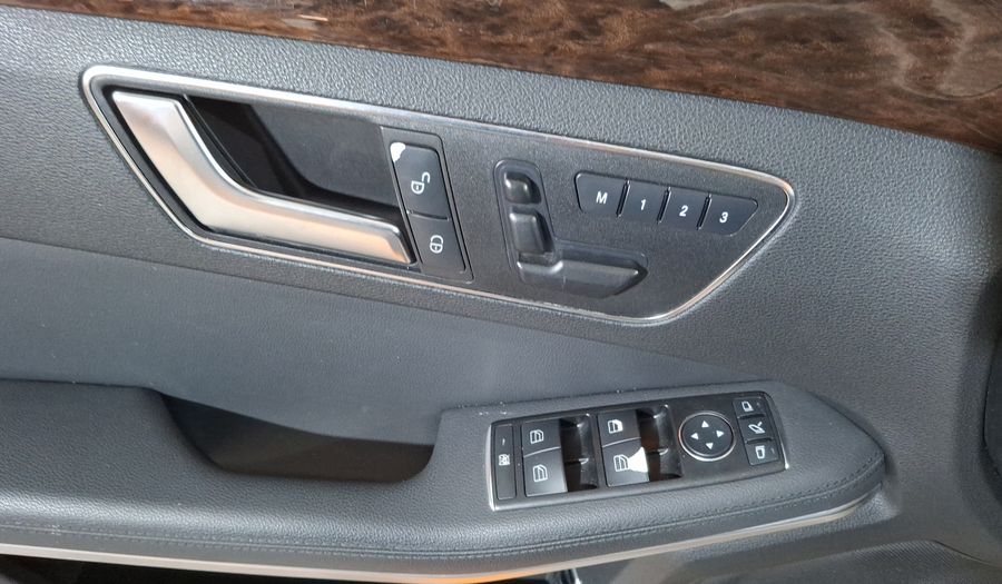 Mercedes Benz Clase E 1.8 200 CGI EXCLUSIVE AT Sedan 2012