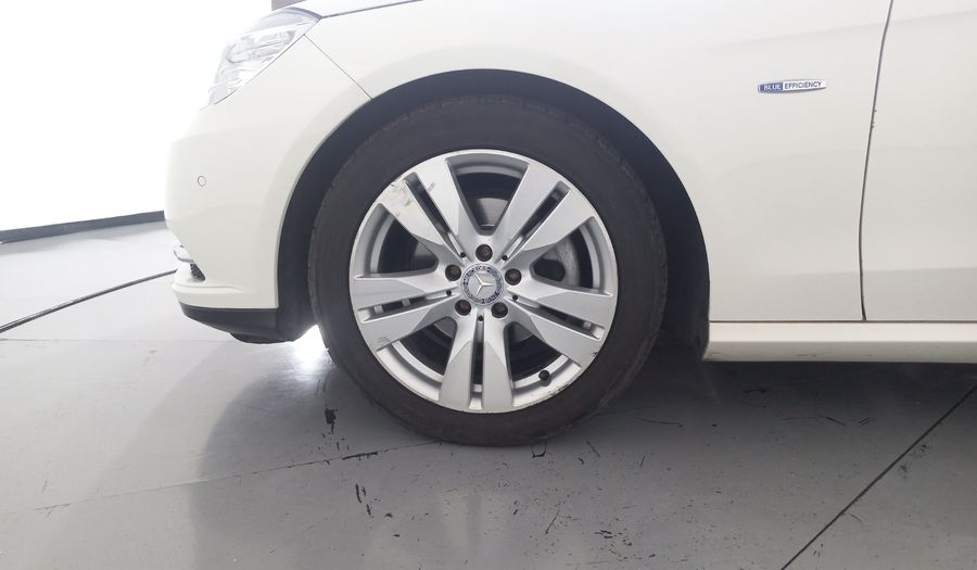 Mercedes Benz Clase E 1.8 200 CGI EXCLUSIVE AT Sedan 2012