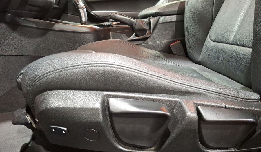 Bmw Serie 1 2.0 120IA SPORT LINE AUTO Hatchback 2017