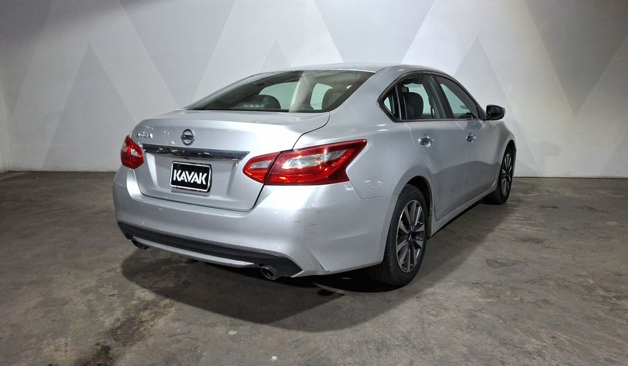 Nissan Altima 2.5 ADVANCE CVT Sedan 2017