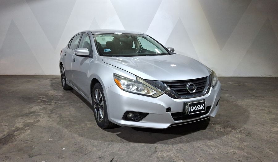 Nissan Altima 2.5 ADVANCE CVT Sedan 2017