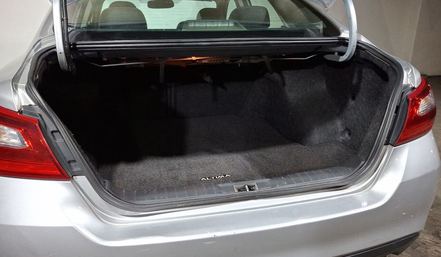 Nissan Altima 2.5 ADVANCE CVT Sedan 2017