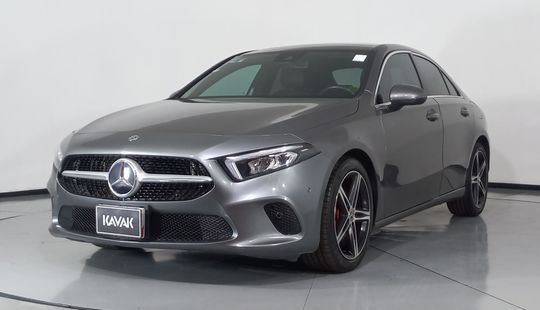 Mercedes Benz • Clase A