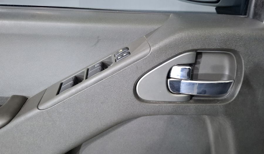 Nissan Frontier 4.0 CREW CAB PRO 4X AT Pickup 2015