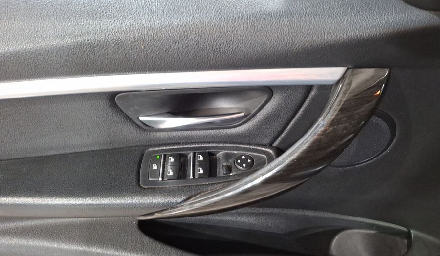Bmw Serie 3 2.0 320IA LUXURY LINE Sedan 2016