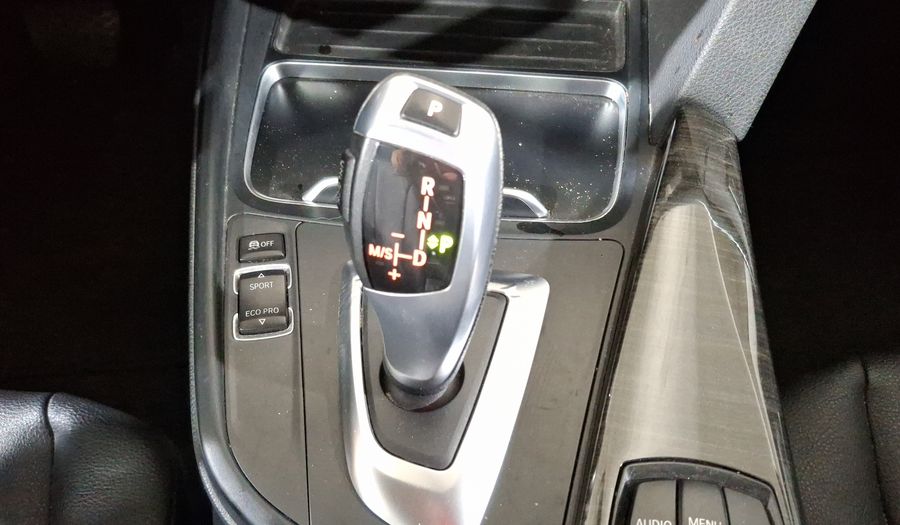 Bmw Serie 3 2.0 320IA LUXURY LINE Sedan 2016